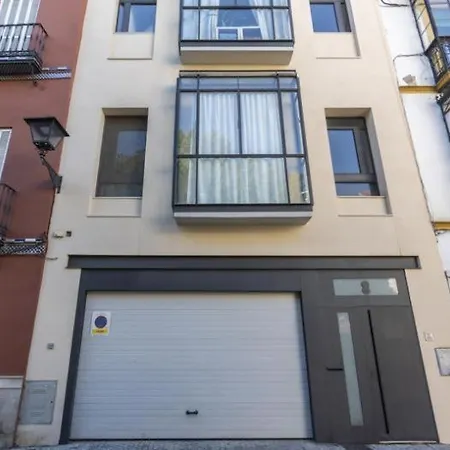 San Leandro De Oasis En El Centro Seville